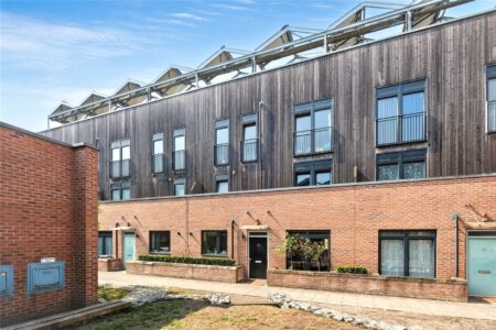 Albion Place, Campbell Park, Milton Keynes, Buckinghamshire, MK9 4AH