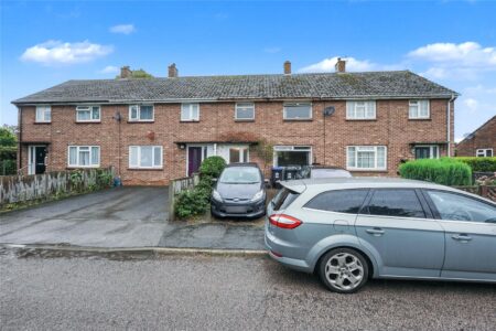 Molland Close, Ash, Canterbury, Kent, CT3 2JG