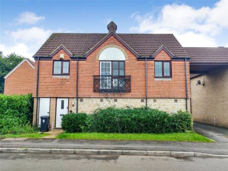 Long Croft, Yate, Bristol, Gloucestershire, BS37 7YN