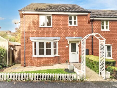 Brackenfield Close, Grassmoor, Chesterfield, Derbyshire, S42 5GQ