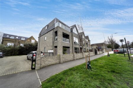 Palace Road, London, SW2 3DY