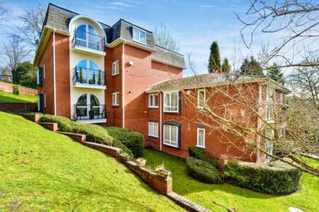 Oldnall Road, Kidderminster, Worcestershire, DY10 3HN