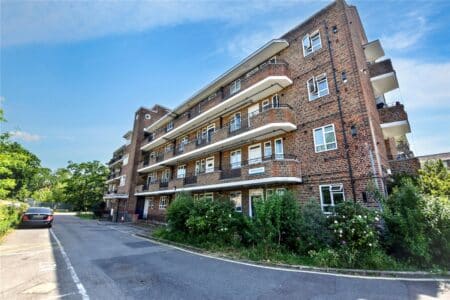 Kingswood Estate, London, SE21 8NT